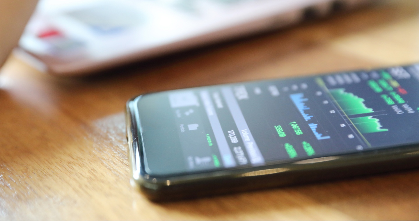 Swiss Bank Modernizes Digital Applications with the Help of Embedded Engineers